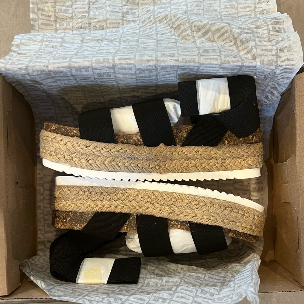 Steve Madden Size 7 Sandals